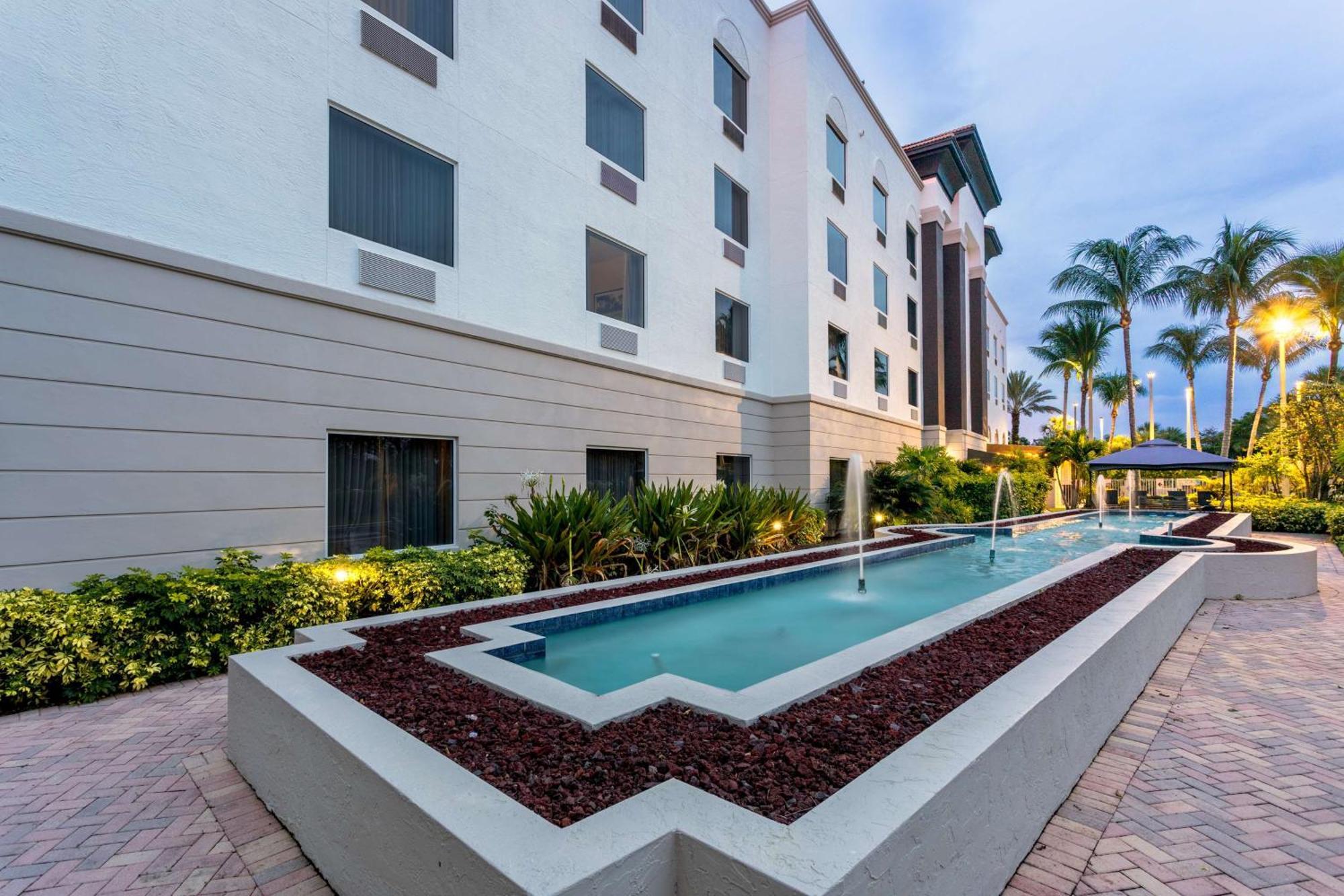 Hampton Inn & Suites Wellington Роял Палм Бийч Екстериор снимка